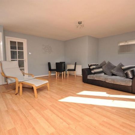 No 11 3 Bed Serviced Appartment Town Centre Girvan Bagian luar foto
