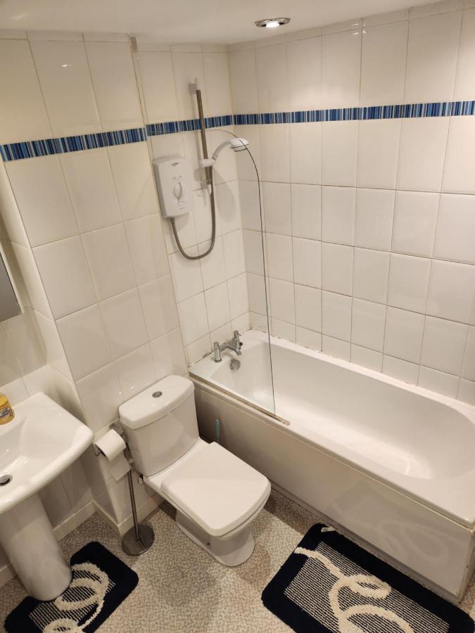 No 11 3 Bed Serviced Appartment Town Centre Girvan Bagian luar foto