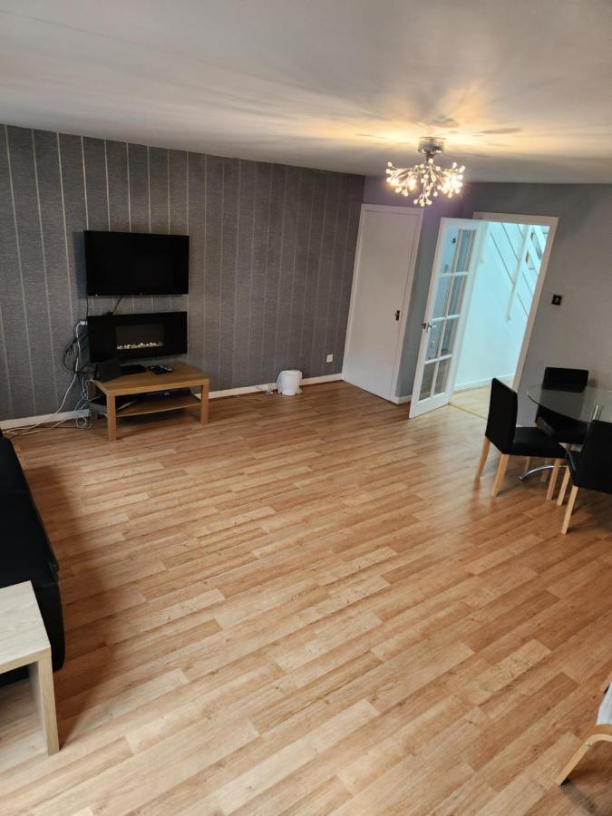 No 11 3 Bed Serviced Appartment Town Centre Girvan Bagian luar foto
